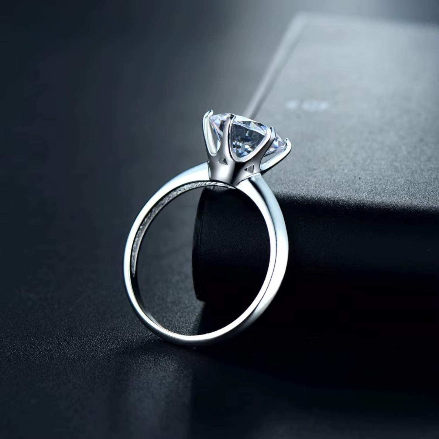 Anel Solitário Nize em Prata 925 com Zircônias 3ct