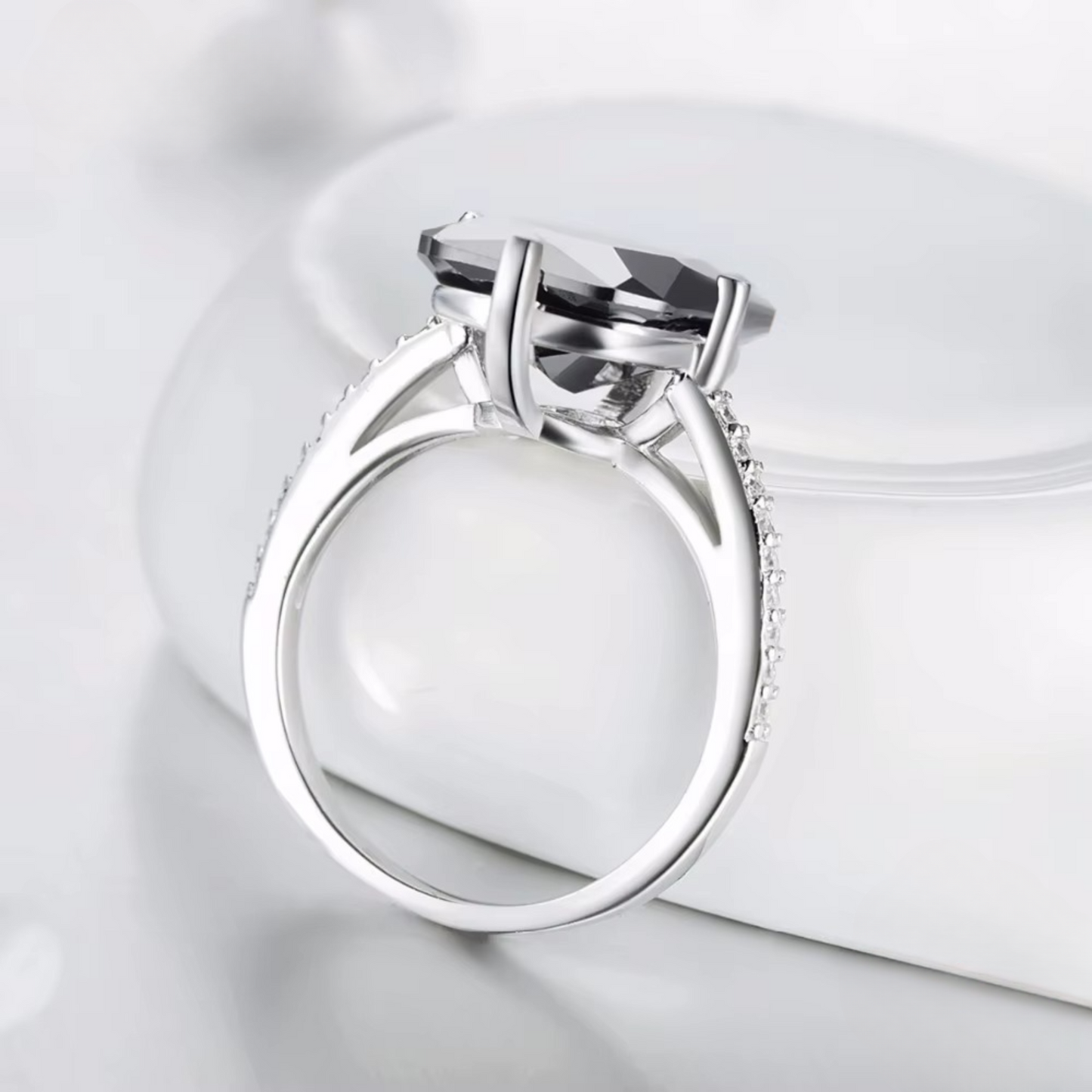 Anel Black em Prata 925 com Zircônia