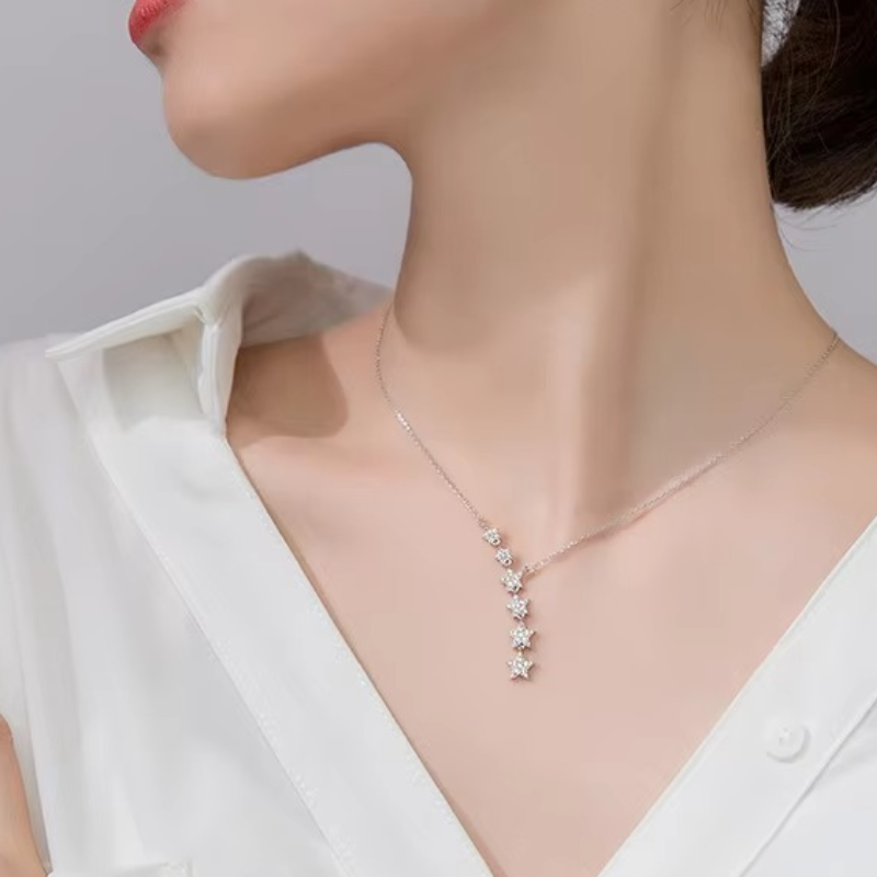 Colar Estrela em Prata 925 com Zircônias