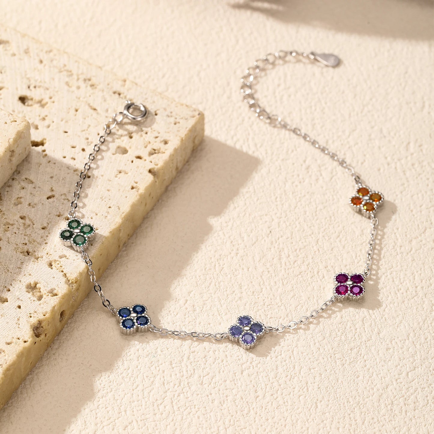 Pulseira Trevo em prata 925 com zircônias coloridas