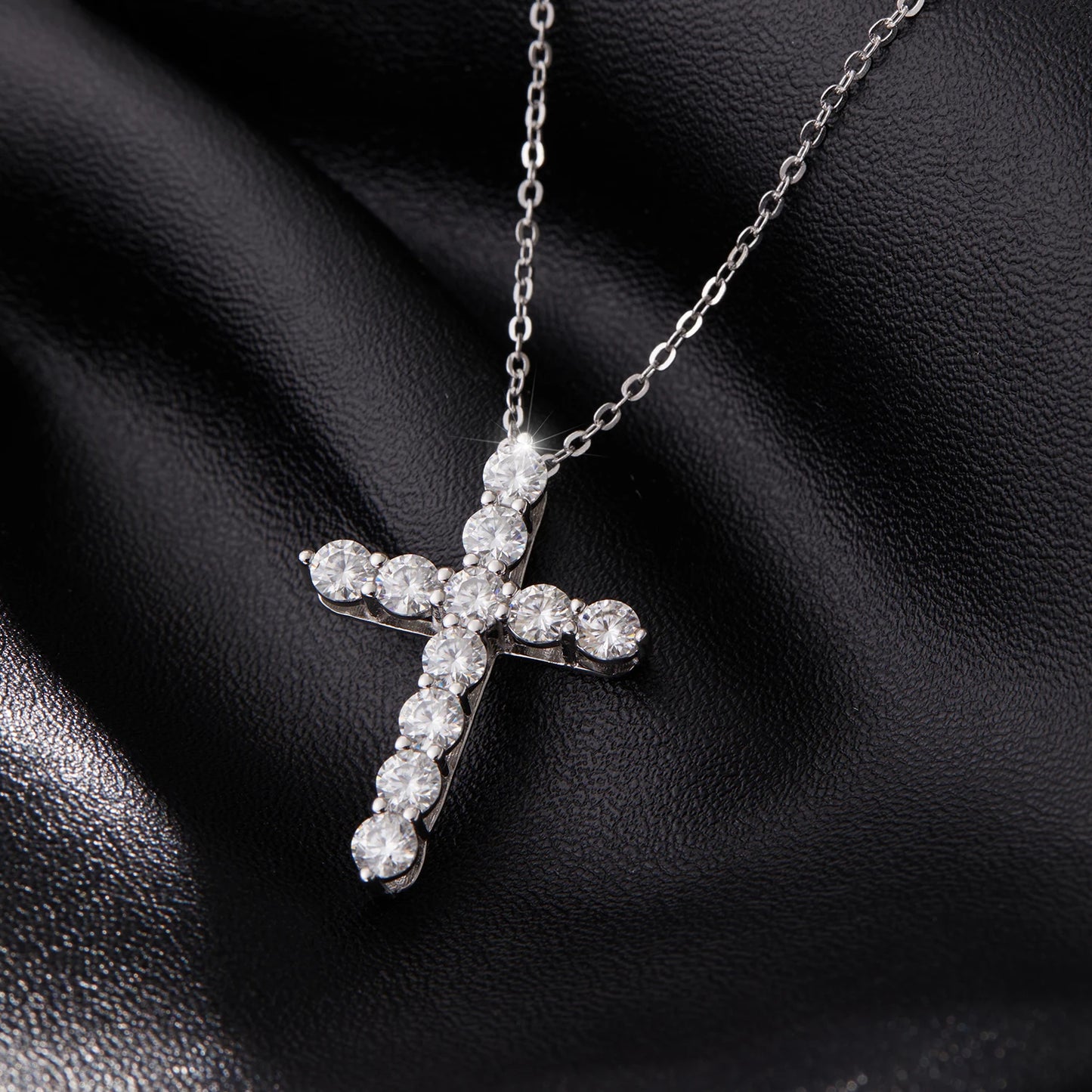 Colar Cruz em Prata 925 com Moissanite