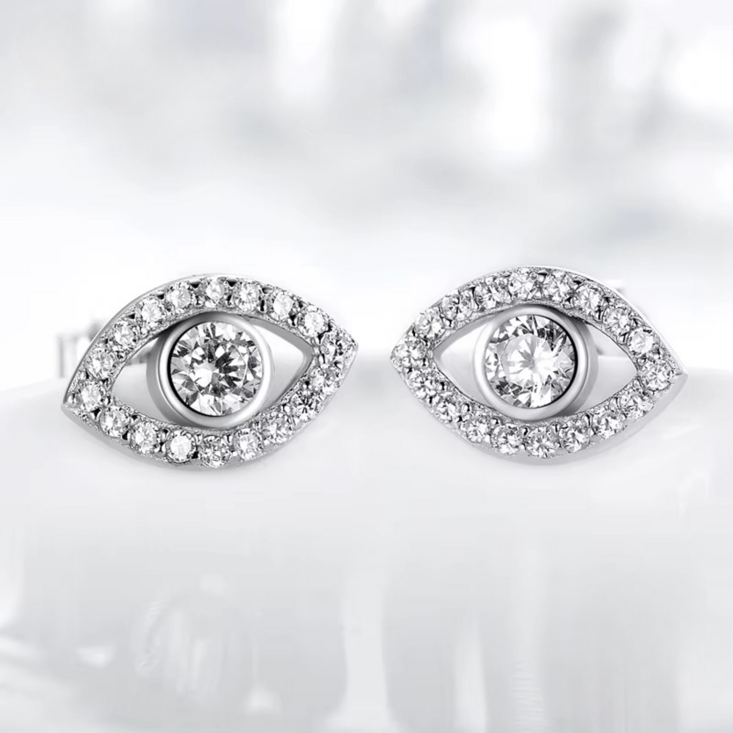 Brinco Séris em Prata 925 com Zircônia