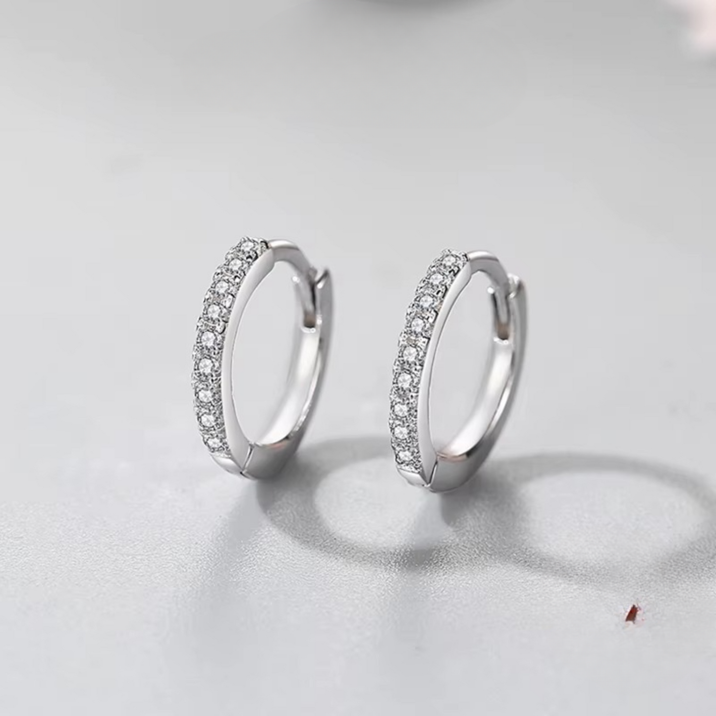 Brinco Arlo em Prata 925 com Zircônia