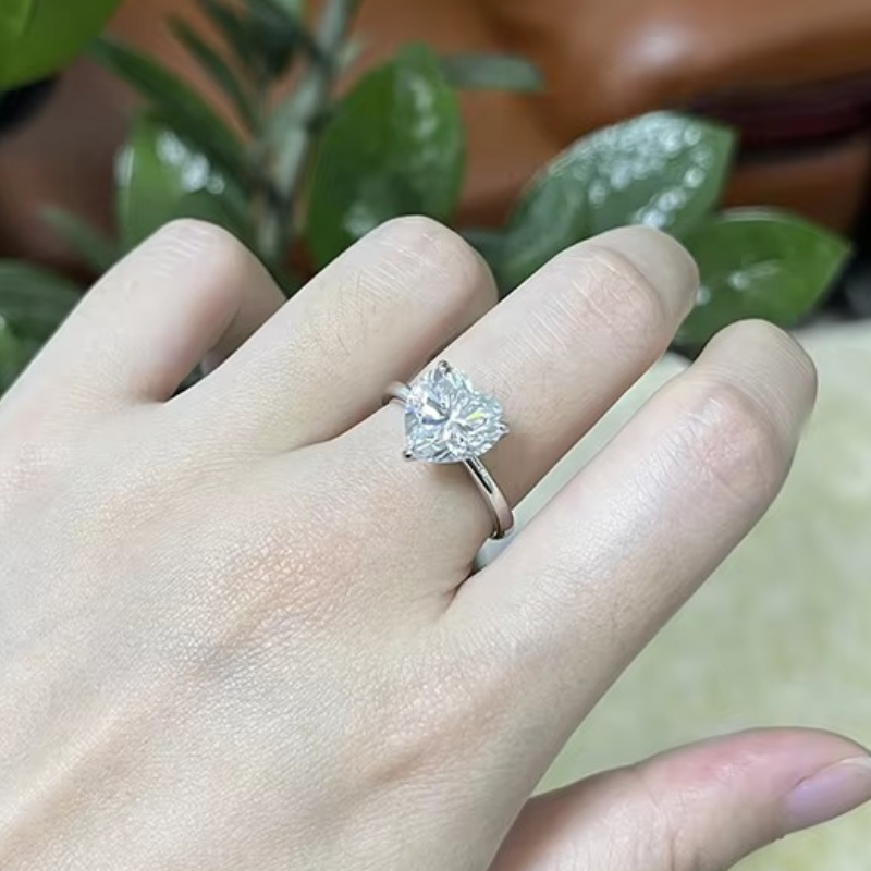 Anel Corazón em Prata 925 com Zircônia 4 ct