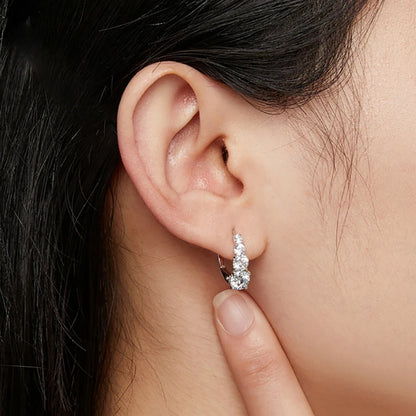 Brinco Celeste em Prata 925 com Moissanite