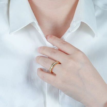 Anel Eternity em Prata 925 Banhado a Ouro 18K com Moissanite