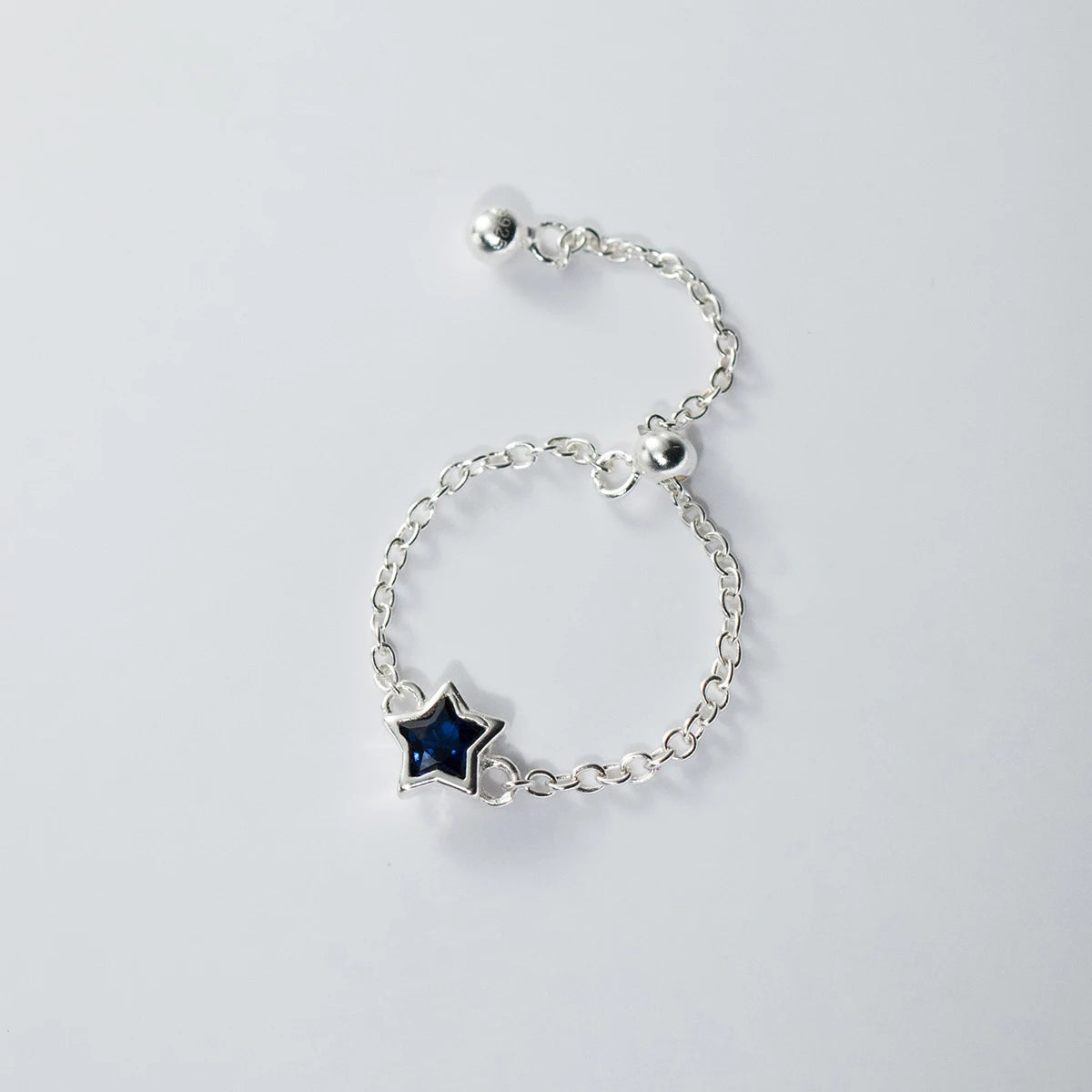 Anel Corrente em Prata 925 com Zircônia