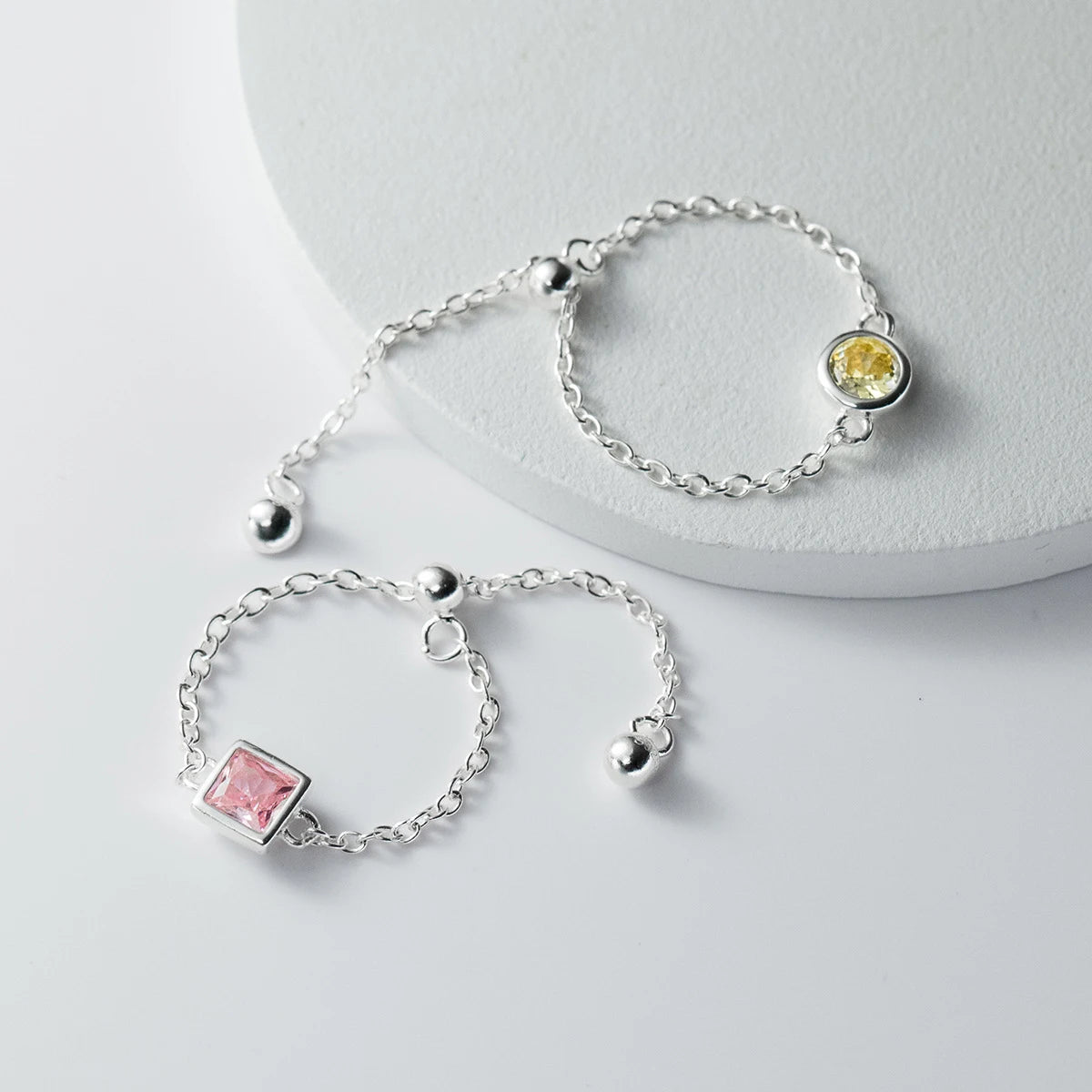 Anel Corrente em Prata 925 com Zircônia